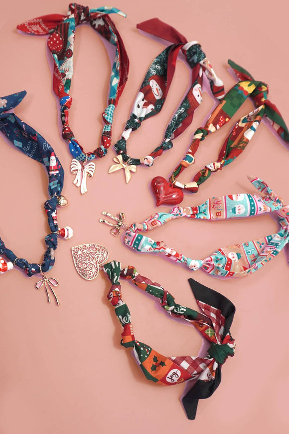 HANDMADE SCARF NECKLACE - CHRISTMAS SNOWMAN BOW
